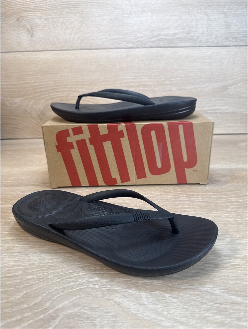 fitflop iQushion Splash Crystal Black Flip Flop Ergonomic Comfort Women's 6